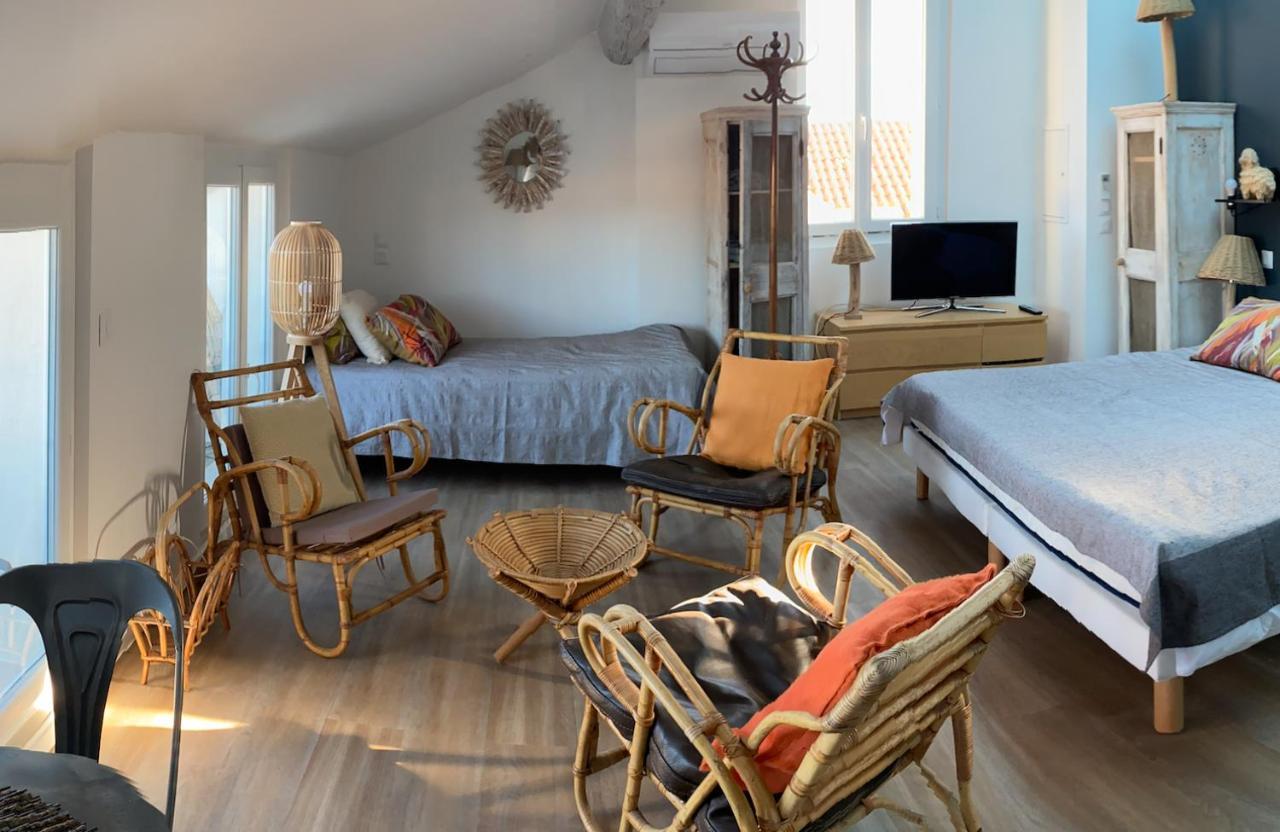 Les Nuits Etoilees, Studio Terrasse Apercu Mer, Tres Lumineux, Ac, 100M Du Port Sanary Kültér fotó